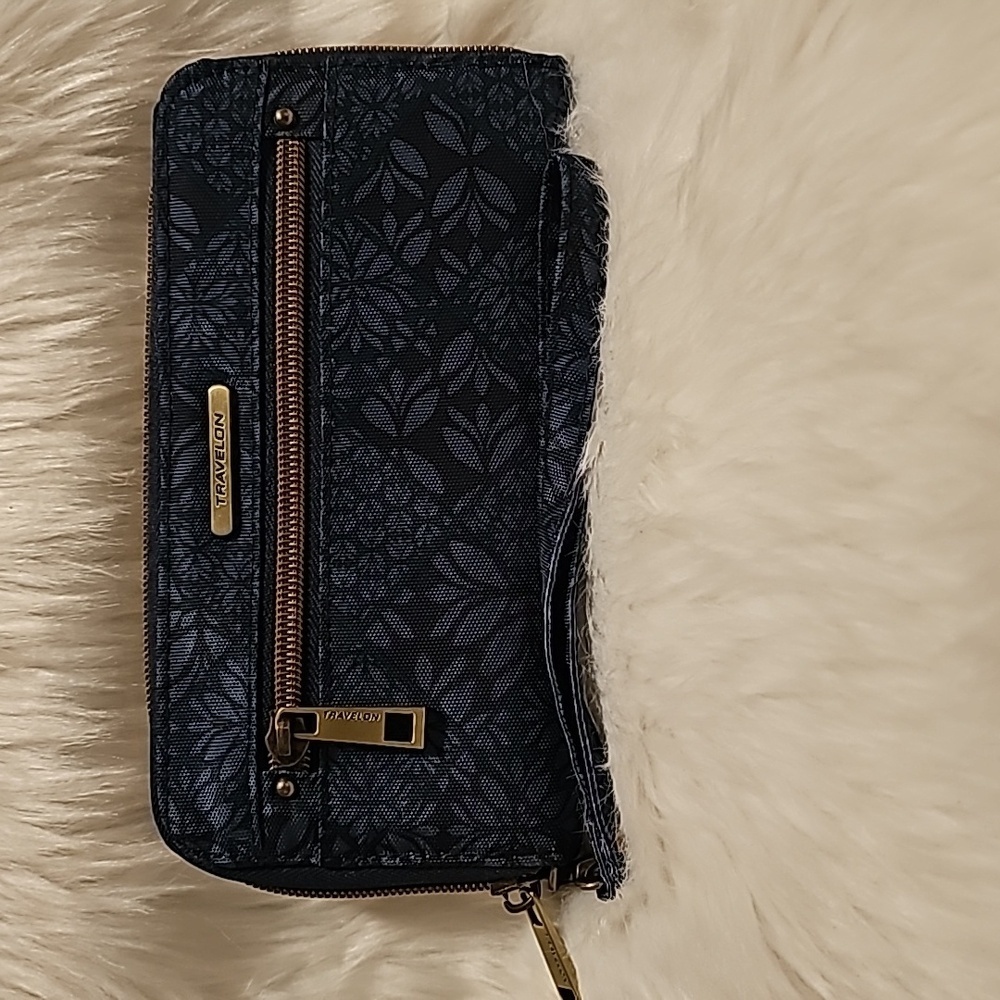 Travelon clutch wallet blue floral print excellent condition